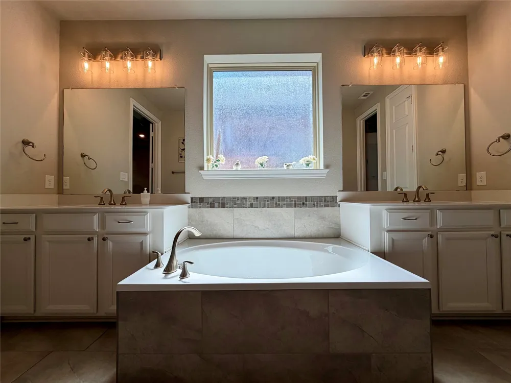 2705 Walnut Creek Lane The Colony, TX 75056