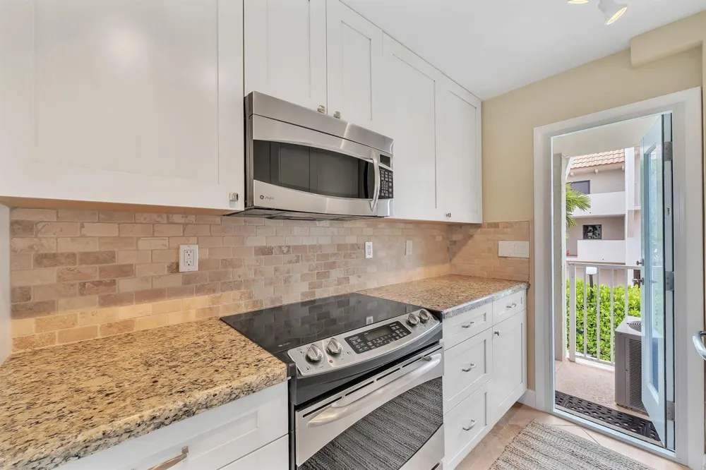 1221 Hillsboro Mile #42b Hillsboro Beach, FL 33062