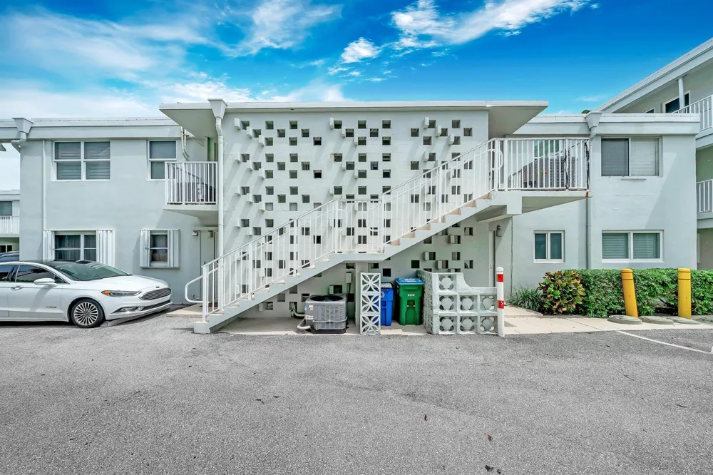 1221 Hillsboro Mile #42b Hillsboro Beach, FL 33062