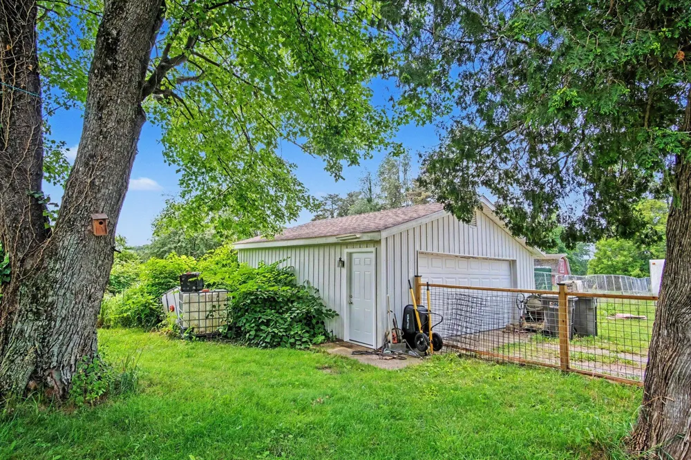 11539 Apple Avenue Ravenna, MI 49451