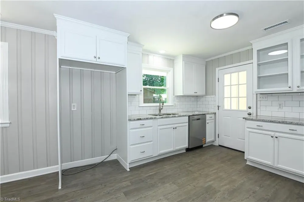 3506 Treeview Lane Browns Summit, NC 27214