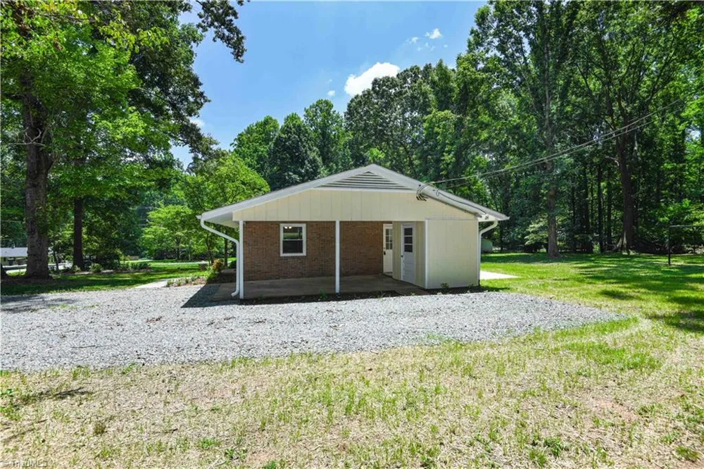 3506 Treeview Lane Browns Summit, NC 27214