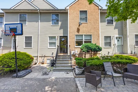 121 Forest Park Circle