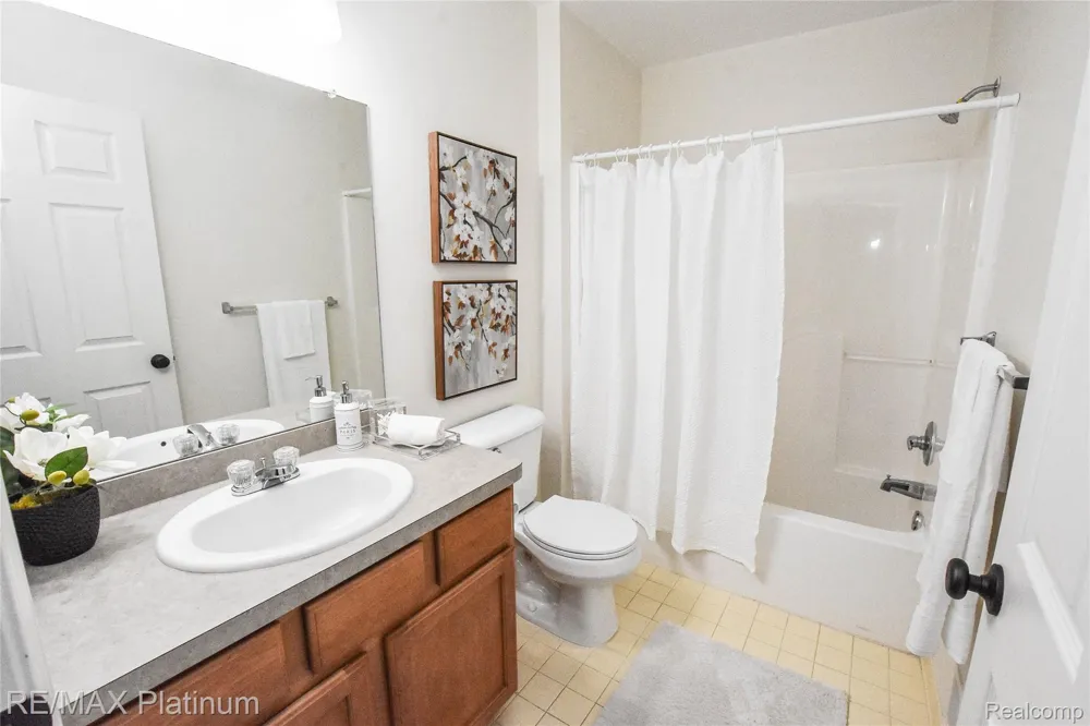 1661 Sanctuary Circle Oceola Township, MI 48855