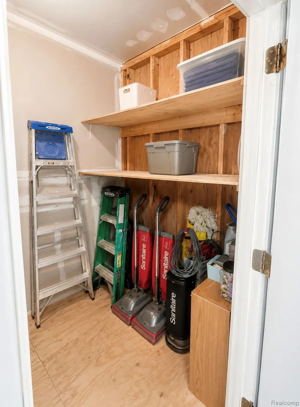 29838 Utica Road #25 Roseville City, MI 48066