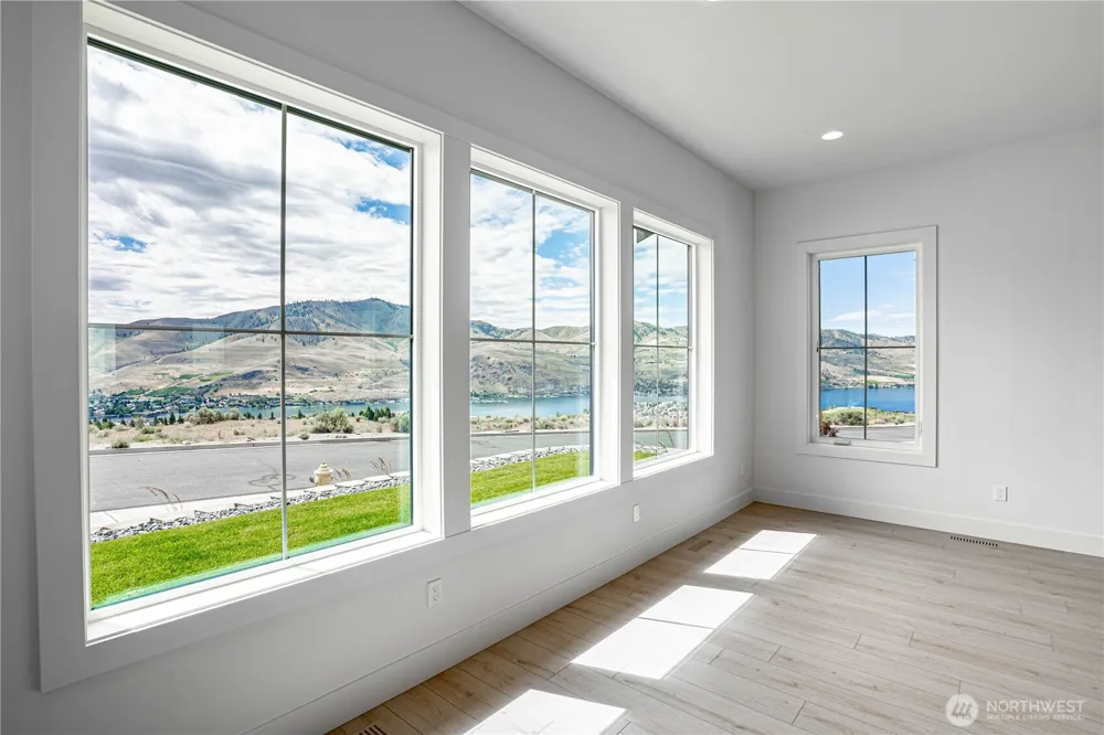 922 Long Drive Chelan, WA 98816
