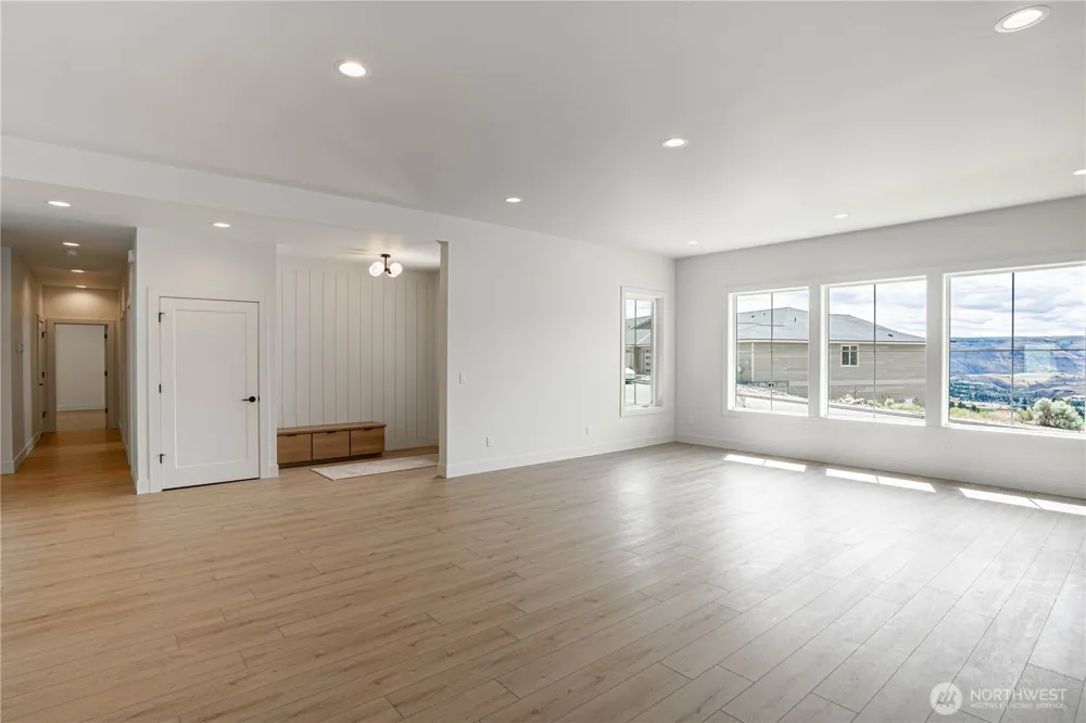 922 Long Drive Chelan, WA 98816