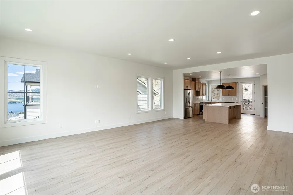 922 Long Drive Chelan, WA 98816