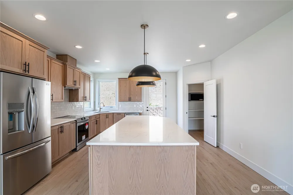 922 Long Drive Chelan, WA 98816