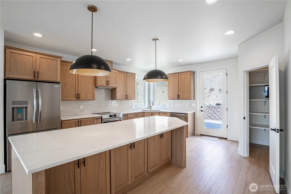 922 Long Drive Chelan, WA 98816