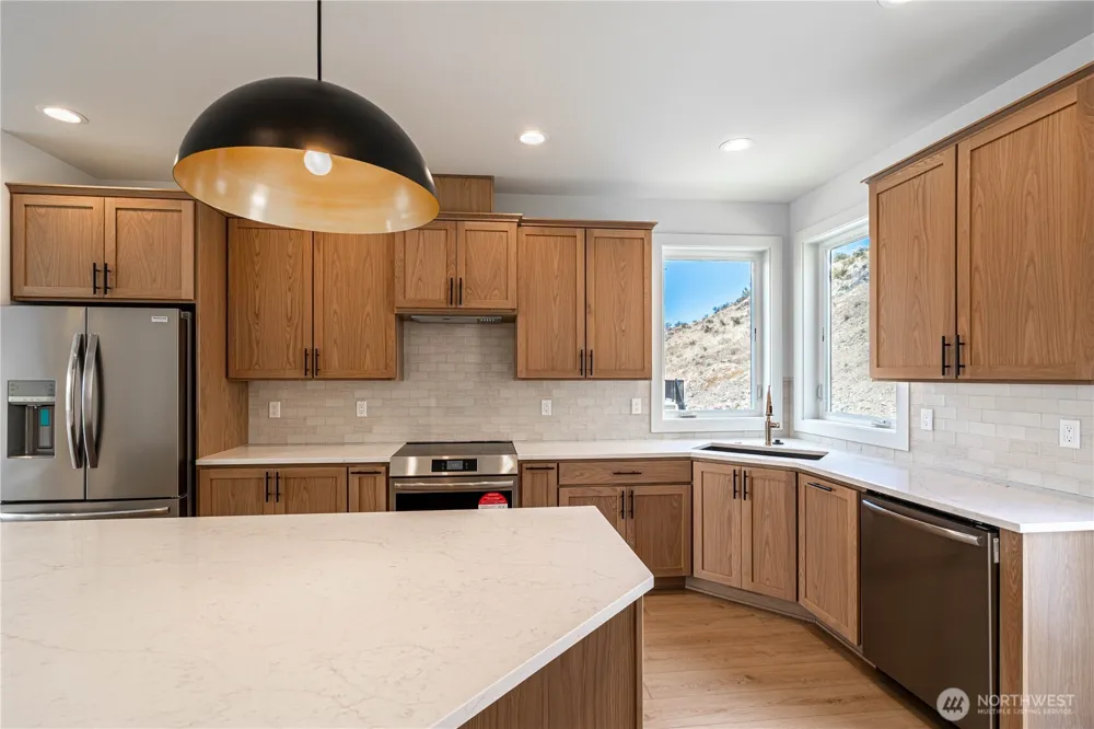 922 Long Drive Chelan, WA 98816