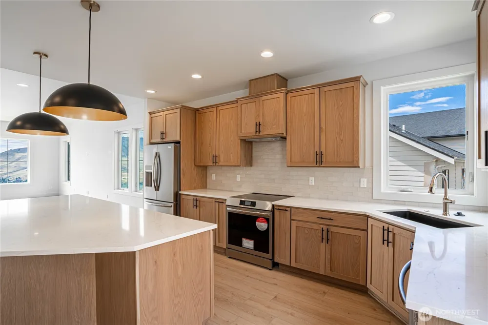922 Long Drive Chelan, WA 98816