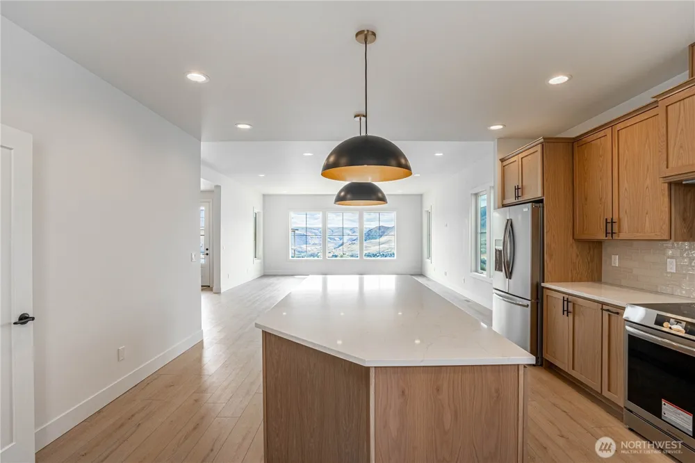 922 Long Drive Chelan, WA 98816
