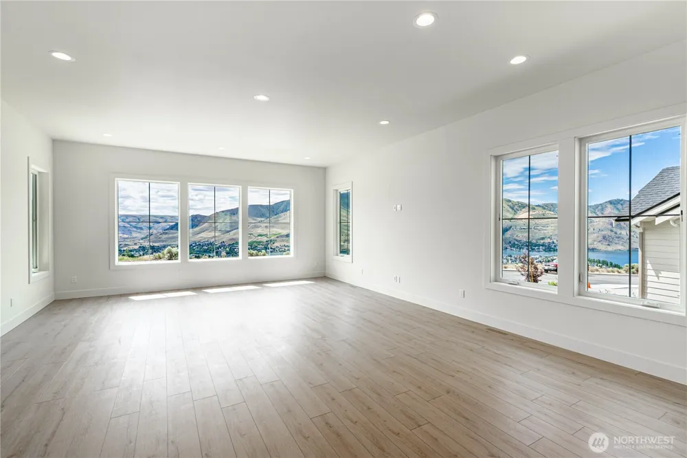922 Long Drive Chelan, WA 98816