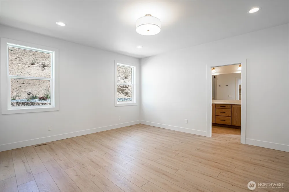 922 Long Drive Chelan, WA 98816