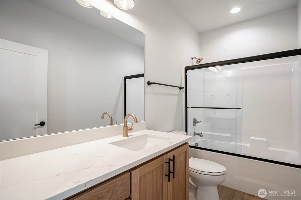922 Long Drive Chelan, WA 98816