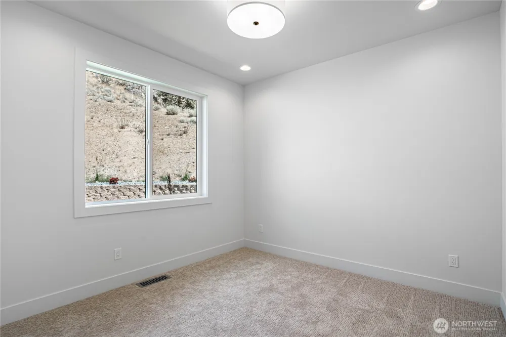 922 Long Drive Chelan, WA 98816