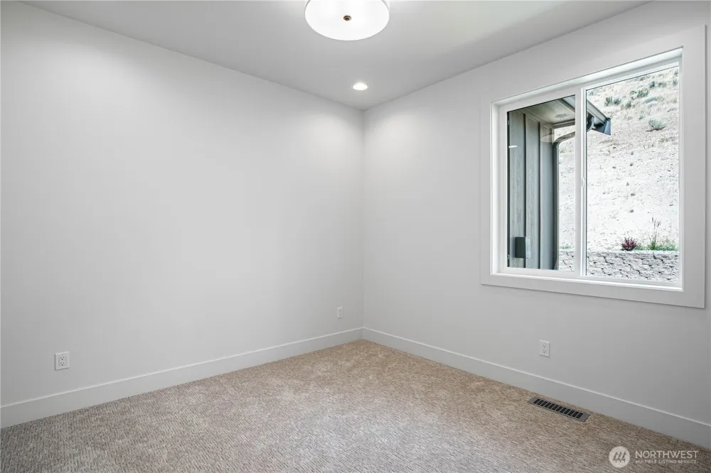 922 Long Drive Chelan, WA 98816