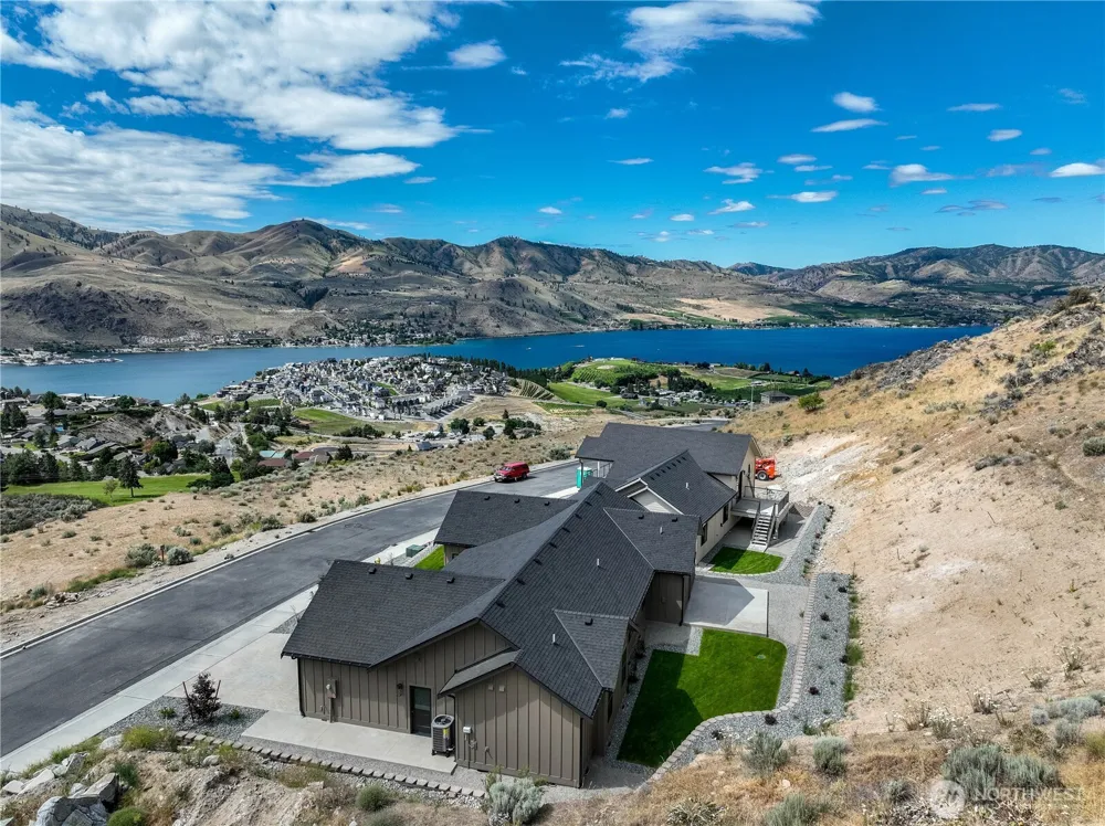 922 Long Drive Chelan, WA 98816