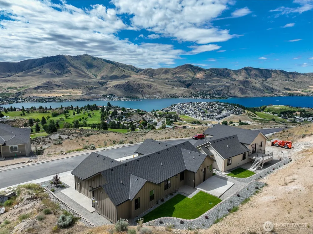 922 Long Drive Chelan, WA 98816