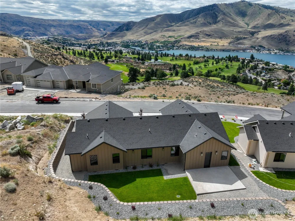 922 Long Drive Chelan, WA 98816
