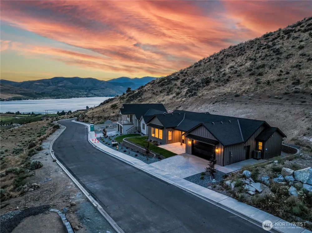 922 Long Drive Chelan, WA 98816