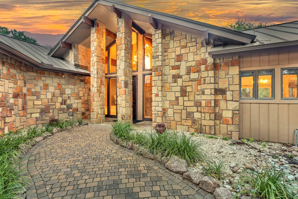 624 Hi Stirrup Horseshoe Bay, TX 78657