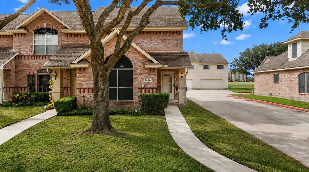 1414 Cypress Cove Street La Porte, TX 77571