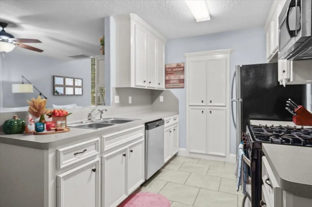 1414 Cypress Cove Street La Porte, TX 77571