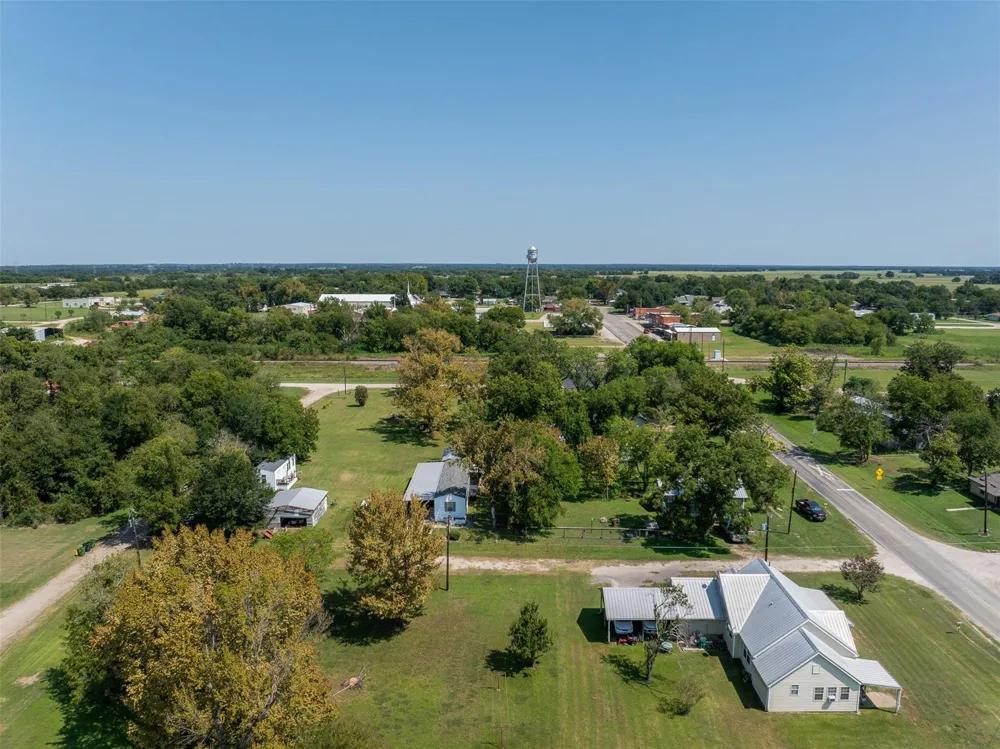 1008 Railroad Thornton, TX 76687