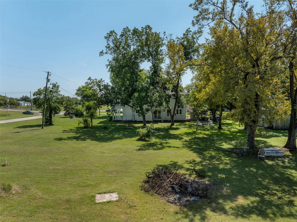 1008 Railroad Thornton, TX 76687