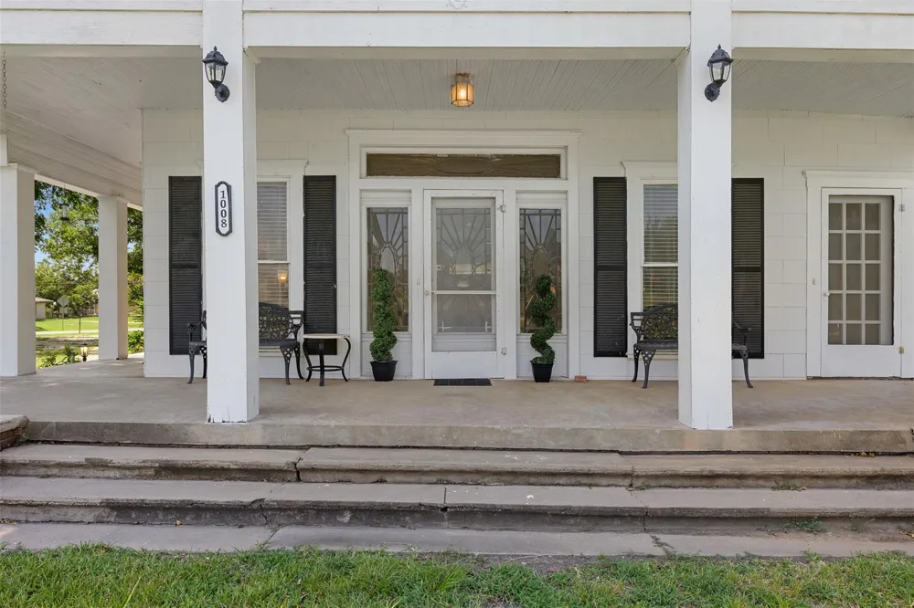 1008 Railroad Thornton, TX 76687