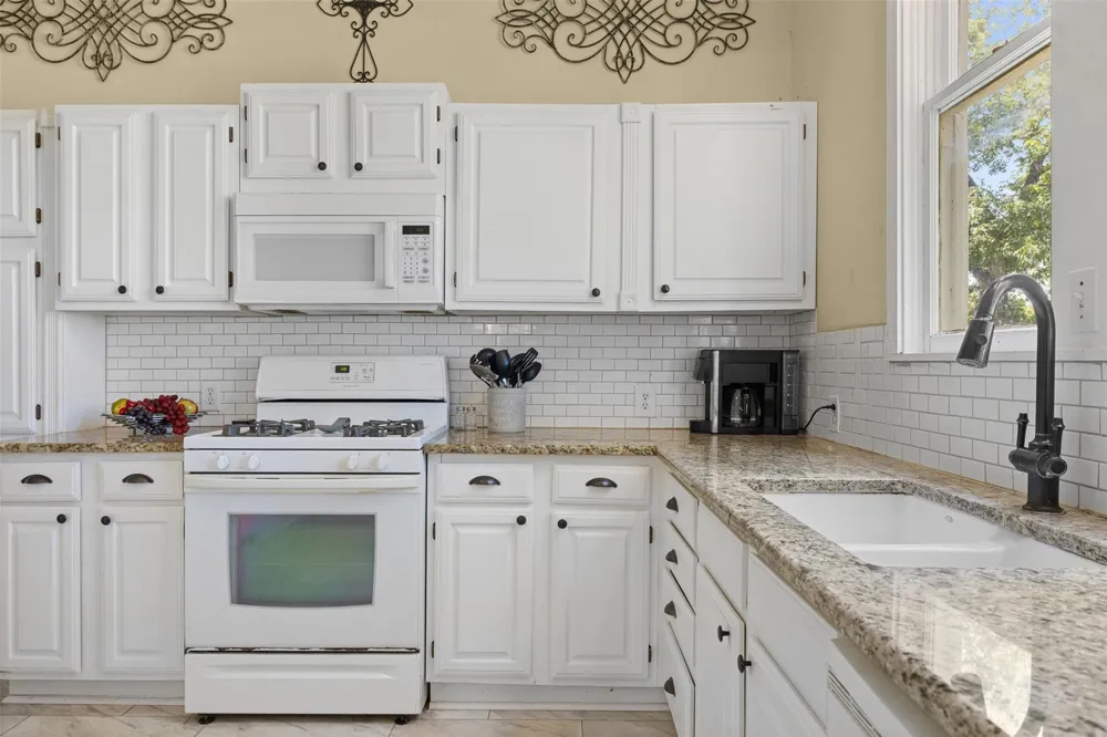1008 Railroad Thornton, TX 76687