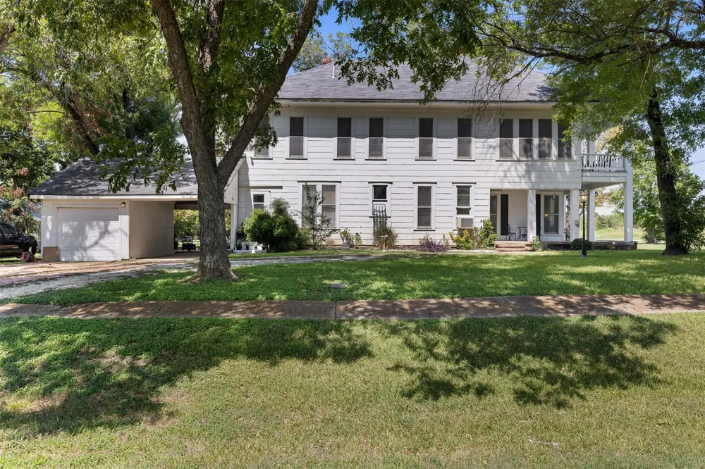 1008 Railroad Thornton, TX 76687