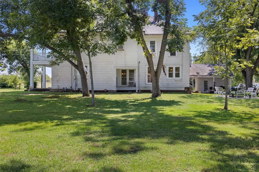 1008 Railroad Thornton, TX 76687
