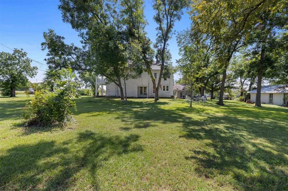 1008 Railroad Thornton, TX 76687
