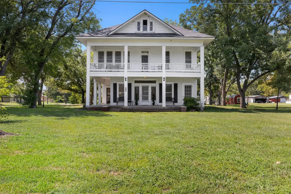 1008 Railroad Thornton, TX 76687