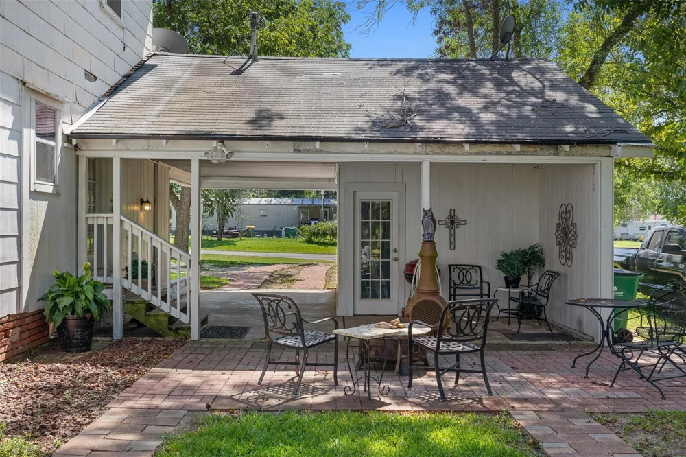 1008 Railroad Thornton, TX 76687