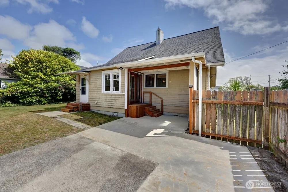 1401 262nd Place Ocean Park, WA 98640