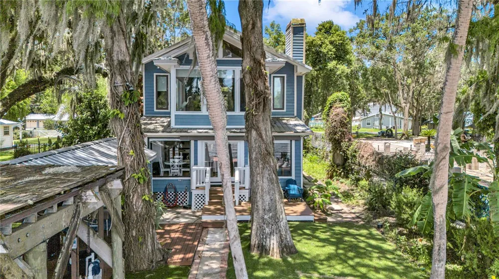 55342 CLAIRE STREET Astor, FL 32102