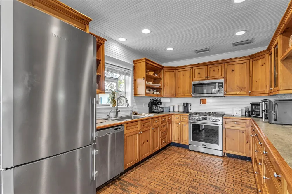 55342 CLAIRE STREET Astor, FL 32102