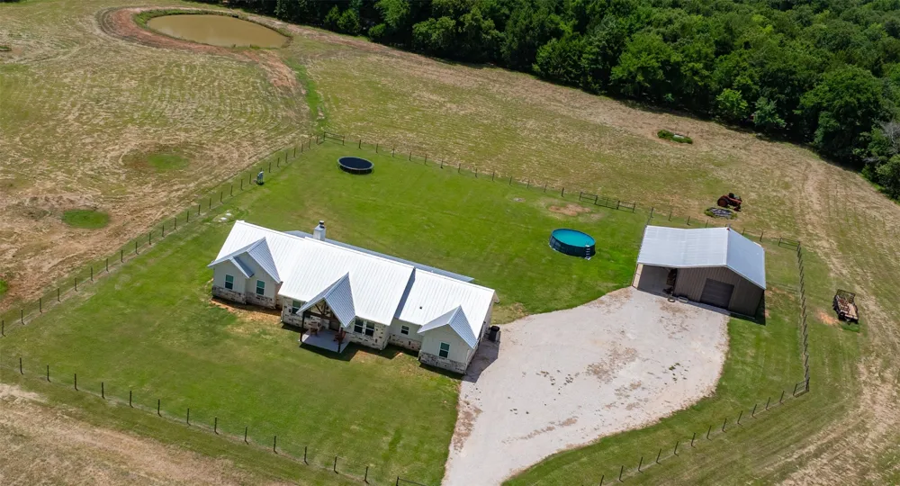 405 County Road 156 Whitesboro, TX 76273