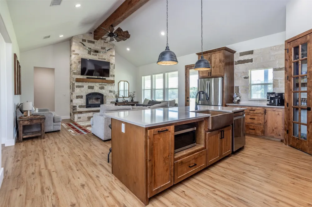 405 County Road 156 Whitesboro, TX 76273