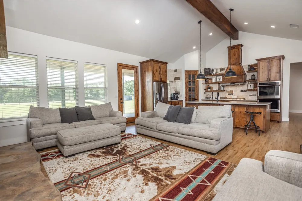 405 County Road 156 Whitesboro, TX 76273