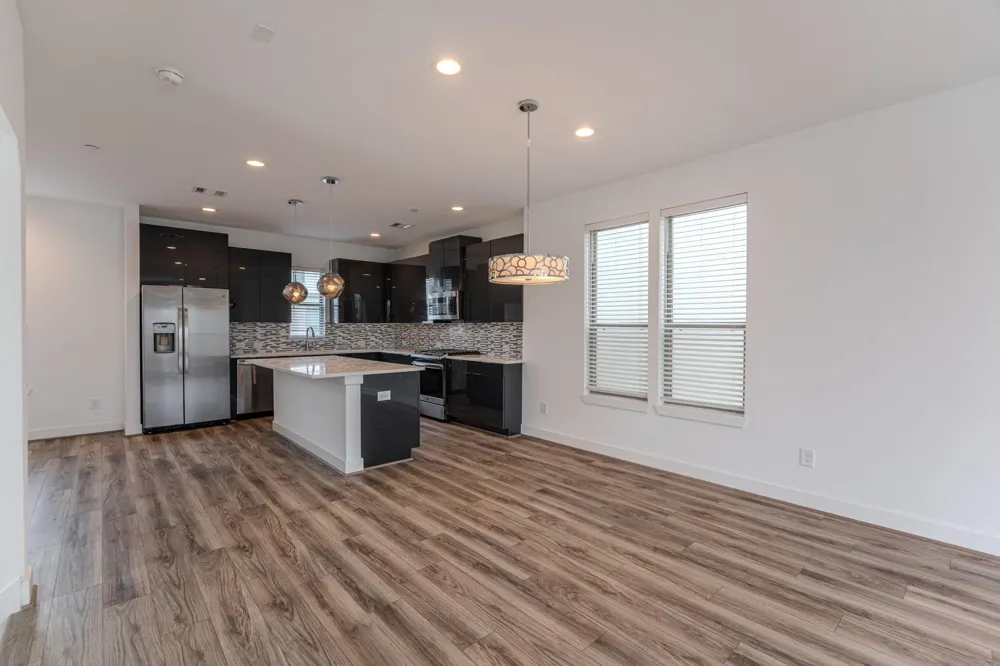 18736 Centro Main St Shenandoah, TX 77385