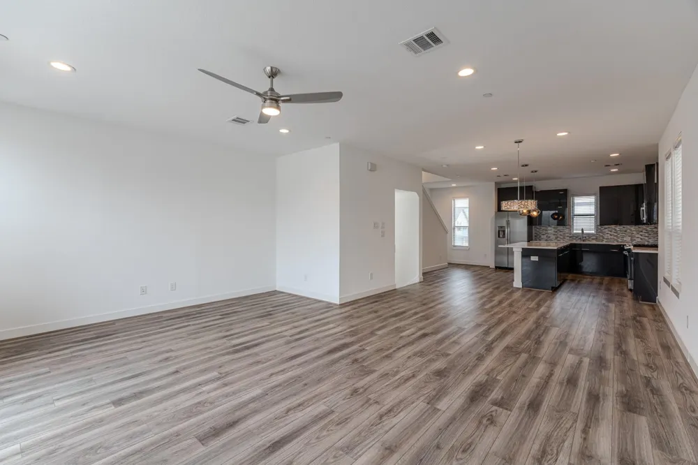 18736 Centro Main St Shenandoah, TX 77385