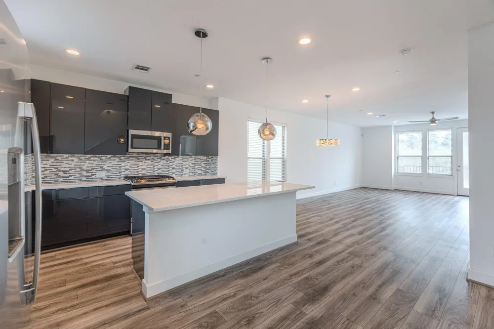 18736 Centro Main St Shenandoah, TX 77385