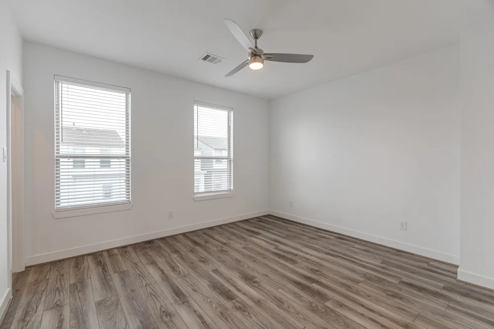 18736 Centro Main St Shenandoah, TX 77385