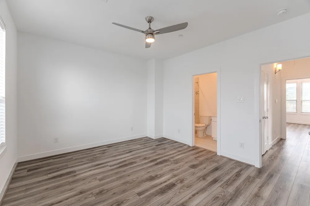 18736 Centro Main St Shenandoah, TX 77385