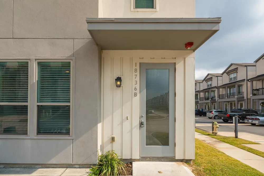 18736 Centro Main St Shenandoah, TX 77385
